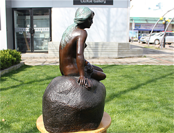 美人魚銅雕塑.jpg 美人魚銅雕塑.jpg
