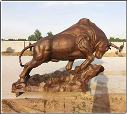 廣場(chǎng)開(kāi)拓牛雕塑