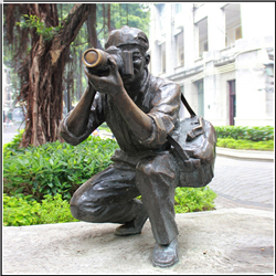 鑄銅關公 接頭拍照攝影師人物雕塑