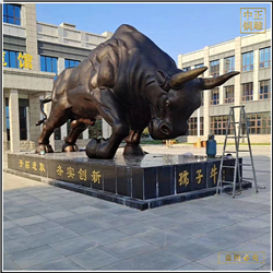 鑄銅關(guān)公 10米廣場(chǎng)銅牛雕塑報(bào)價(jià)