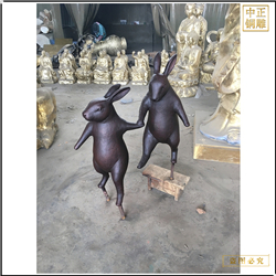 鑄銅關(guān)公 園林小兔子景觀雕塑