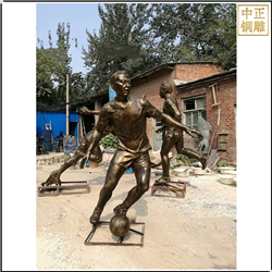 校園廣場踢足球雕塑 校園廣場踢足球雕塑