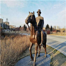 廣場(chǎng)銅像圖片